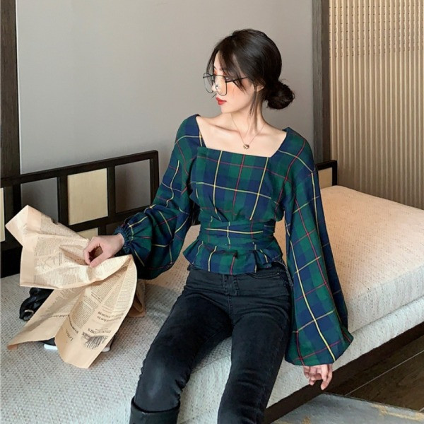 Modern női kockás ing négyzet alakú nyakkivágással és hosszú, széles ujjakkal