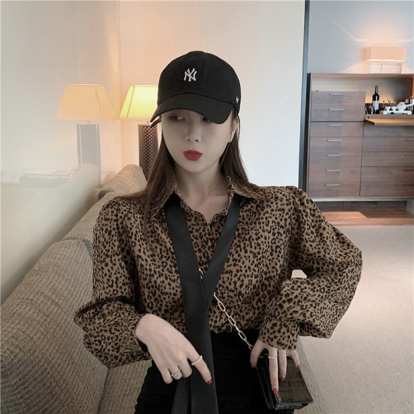 Leopard naiste särk klassikalise krae ja paelaga