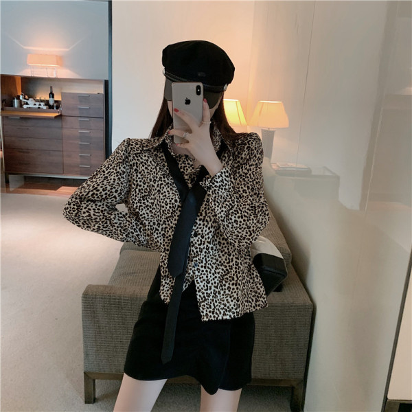 Leopard naiste särk klassikalise krae ja paelaga