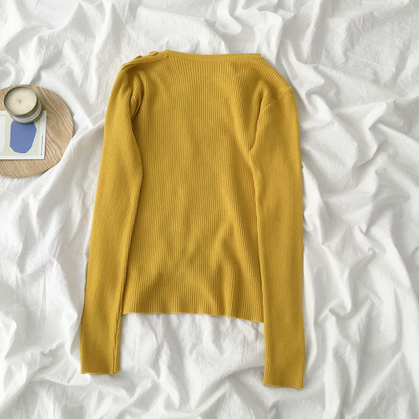 Ежедневна дамска блуза с обло деколте и копчета