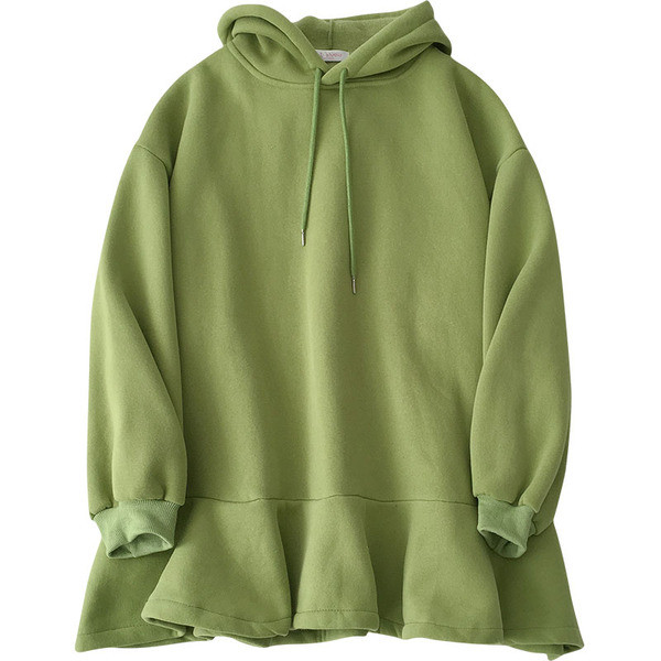 Sieviešu sporta kleitas plats modelis ar garām piedurknēm un kapuci