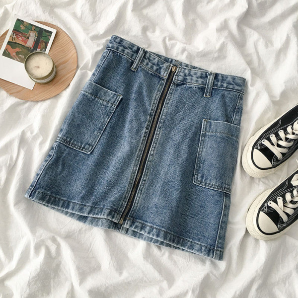 Modernus moteriškas sijonas aukštu juosmeniu ir užtrauktuku