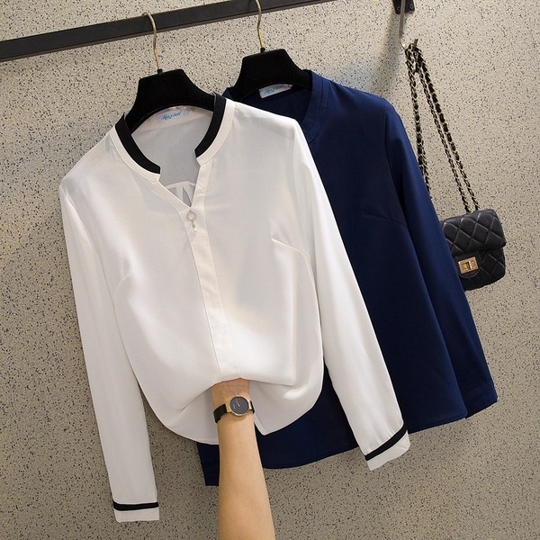 Kaasaegne naiste särk spits-kaelusega ja pikkade varrukatega