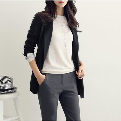 Mūsdienīga sieviešu jaka ar V-veida apkakli un pogām