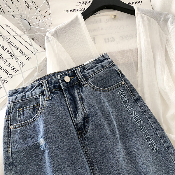 Moodne kõrge vöökoha, rebenenud motiivide ja tikanditega naiste seelik