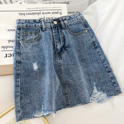 Moderni sieviešu svārki ar augstu vidukli un saplēstiem motīviem