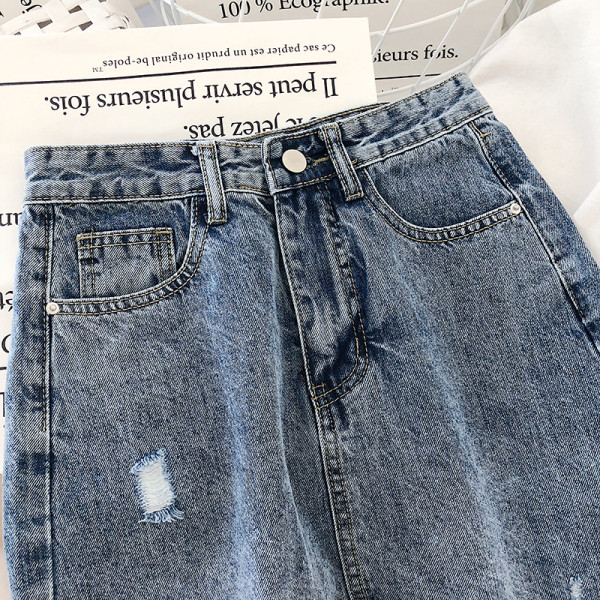 Moderni sieviešu svārki ar augstu vidukli un saplēstiem motīviem