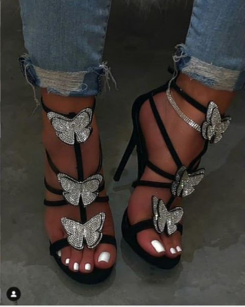 Elegantas sandales gadījumam ar 3D rotājumiem ar akmeņiem