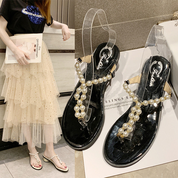 Női szandál lapos talppal és gyöngy elemmel