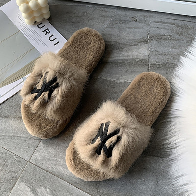 Sieviešu čības ar plakanu zoli ar dūnu un izšuvumu