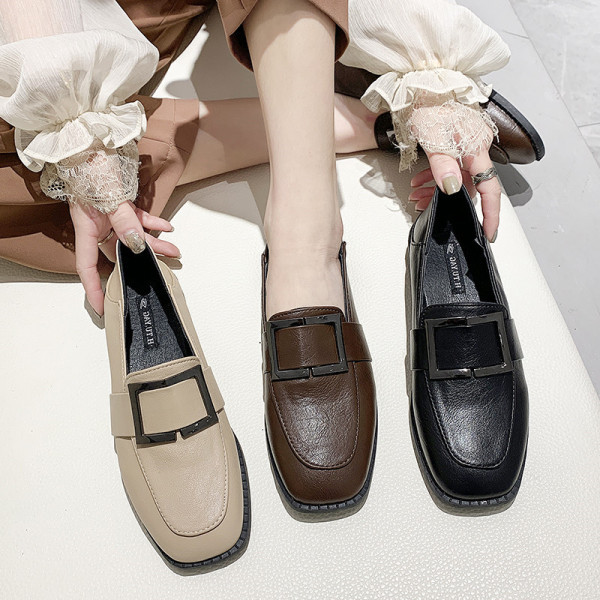 Sieviešu ikdienas mokasīni no eko ādas ar metāla sprādzi