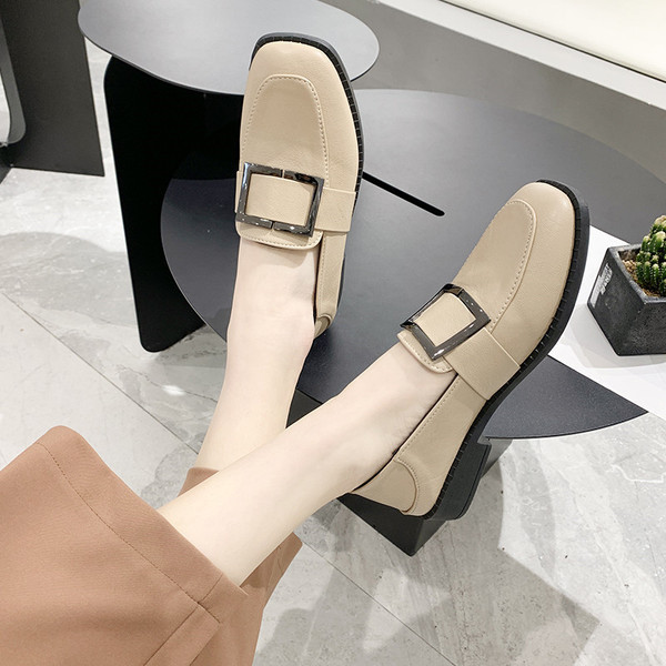 Sieviešu ikdienas mokasīni no eko ādas ar metāla sprādzi