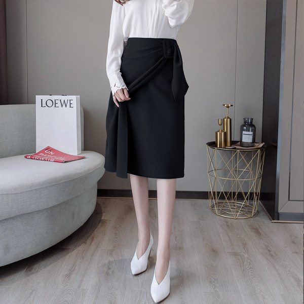 Laisvas moteriškas asimetrinis sijonas aukštu juosmeniu ir diržu