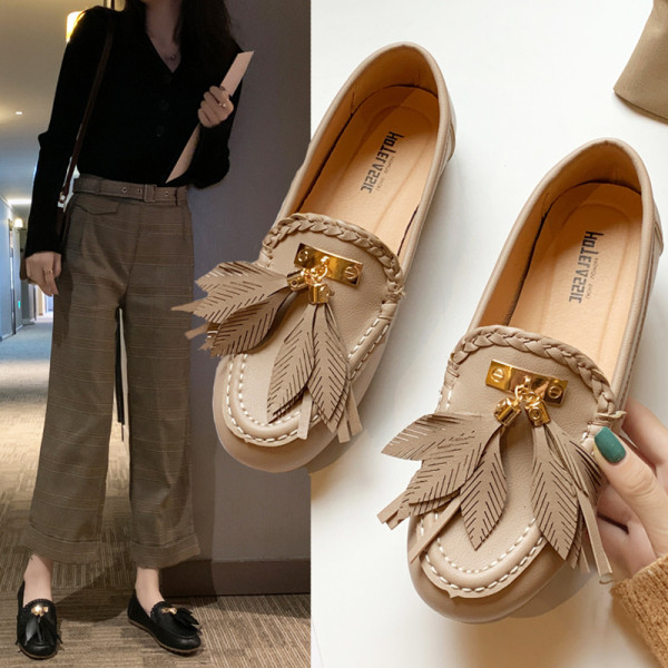 Női alkalmi cipő eko bőrből és 3D elemmel