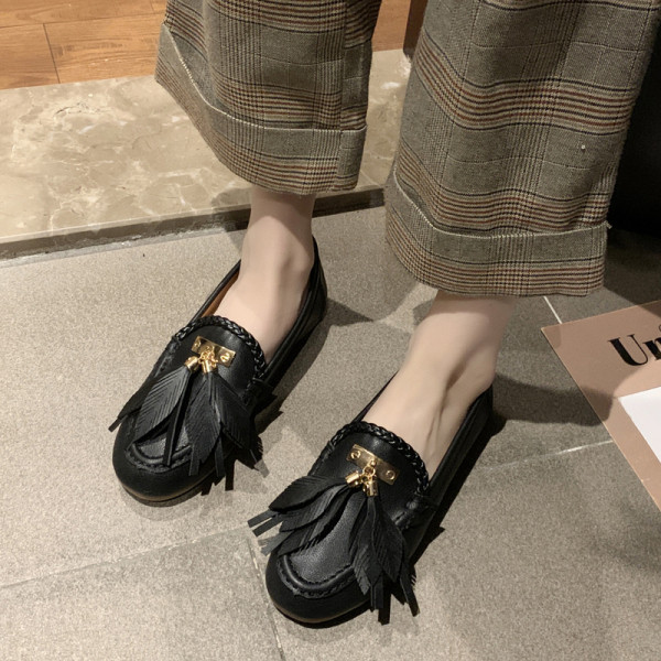 Női alkalmi cipő eko bőrből és 3D elemmel