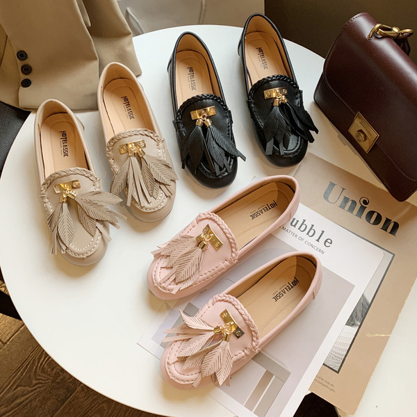 Női alkalmi cipő eko bőrből és 3D elemmel