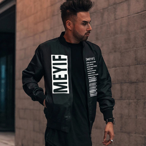 Geaca de barbati rezistenta la vant cu guler oval, fermoar si aplicatii