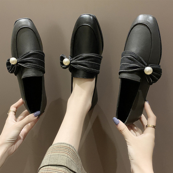 Ikdienas sieviešu apavi ar pērļu elementu - izgatavoti no eko ādas