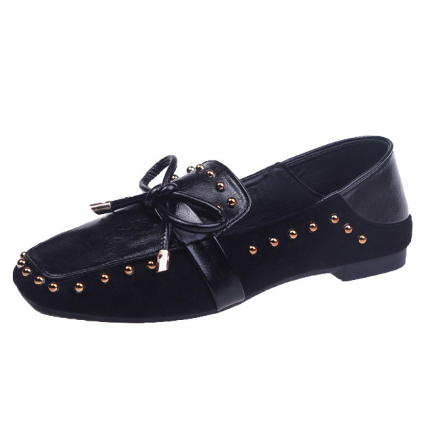 Női alkalmi cipő eko bőrből, lapos talppal, fém fűzőlyukkal