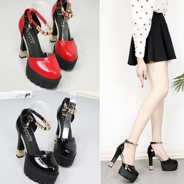 Moodsad naiste kõrge kontsaga kingad läikiva efektiga ja pandlaga