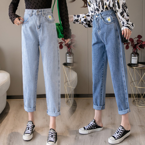 Új modell női farmer hímzéssel és magas derékkal - egyenes modell