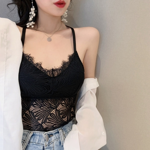 Naiste pitsist peenikeste rihmadega topp