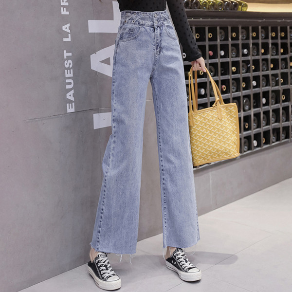 Moteriški laisvalaikio džinsai aukštu juosmeniu ir kišenėmis – platus modelis