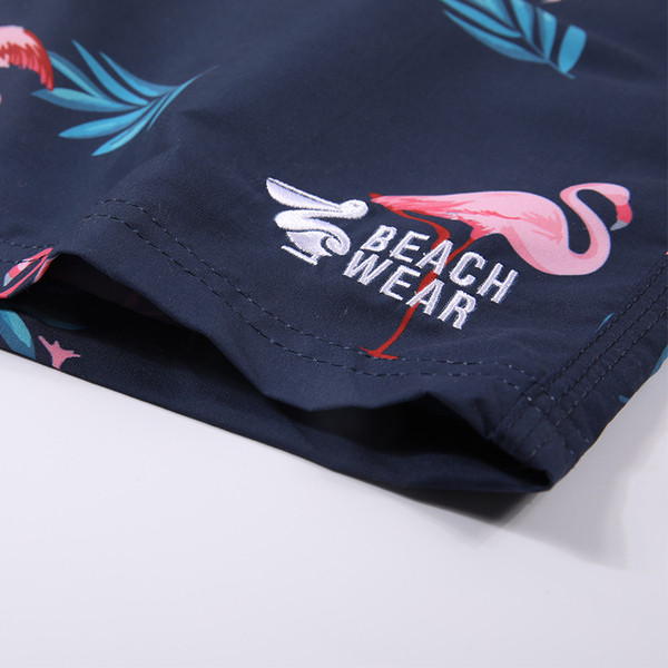 Мъжки плажни шорти с еластична талия, връзки и цветен десен с фламинго