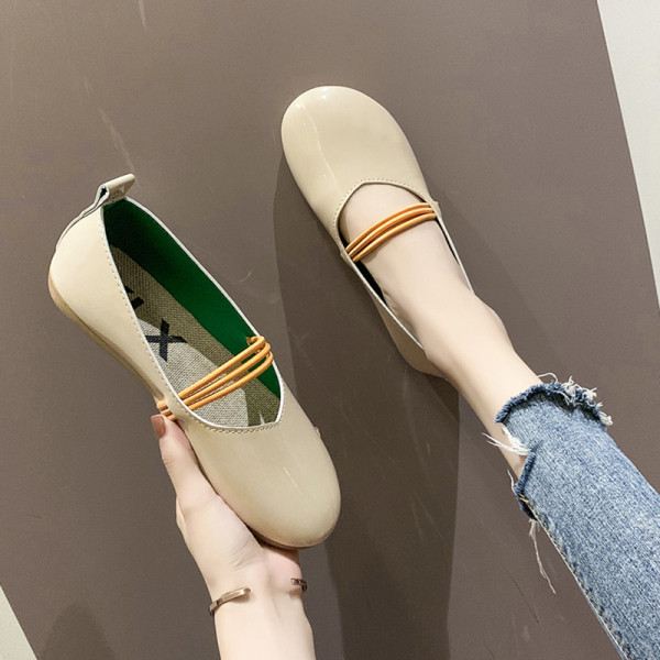 Női alkalmi cipő színes pánttal, lapos talppal