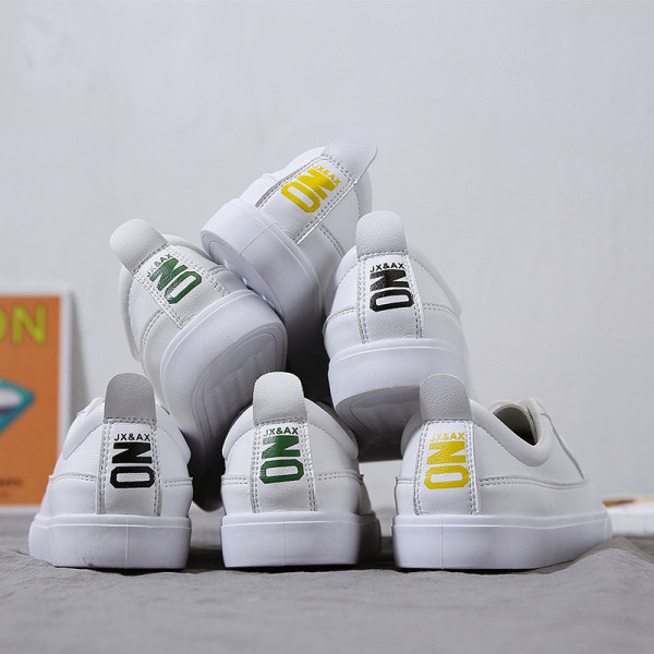 Ikdienas sieviešu kedas no eko ādas ar plakanu zoli un šņorēm