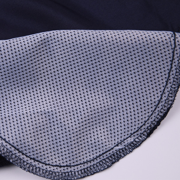 Vīriešu pludmales šorti ar elastīgu jostasvietu un uzrakstu