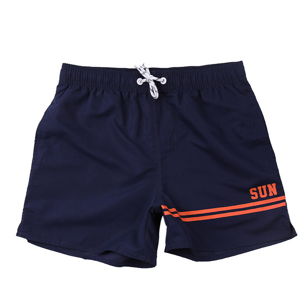 Vīriešu pludmales šorti ar elastīgu jostasvietu un uzrakstu