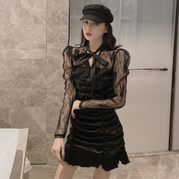 Retró női ruha tüll ujjal és gallérral szalaggal