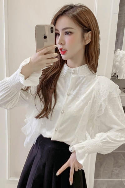 Stilingi moteriški aksominiai marškiniai su nėriniais ir sagomis