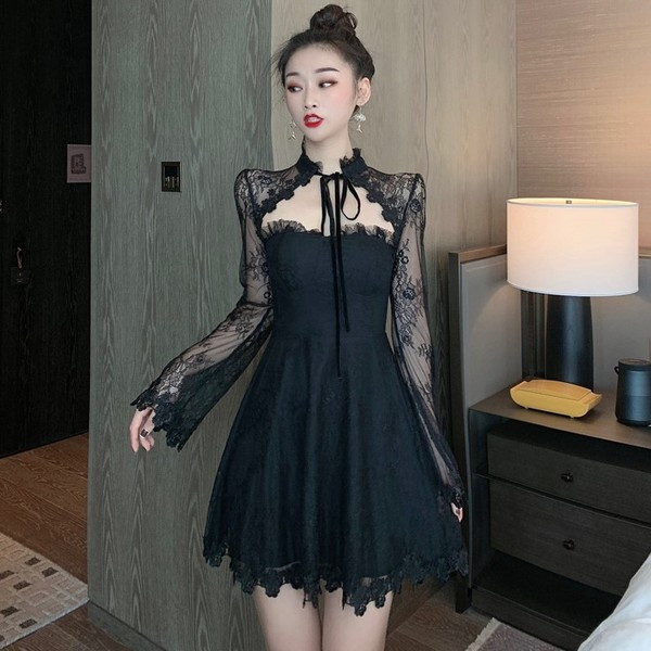 Rochie moderna de dama cu dantela si cravate