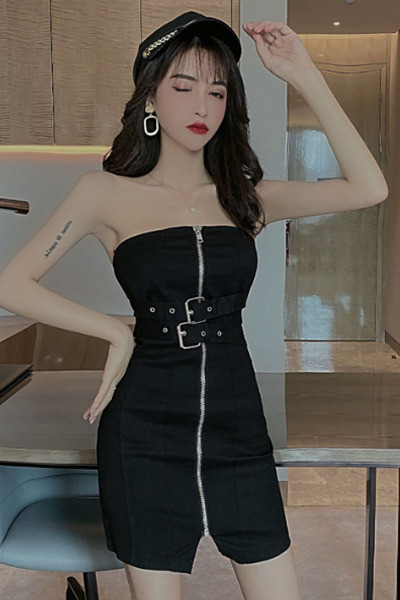 Naujo modelio trumpa suknelė su užtrauktuku ir dirželiu