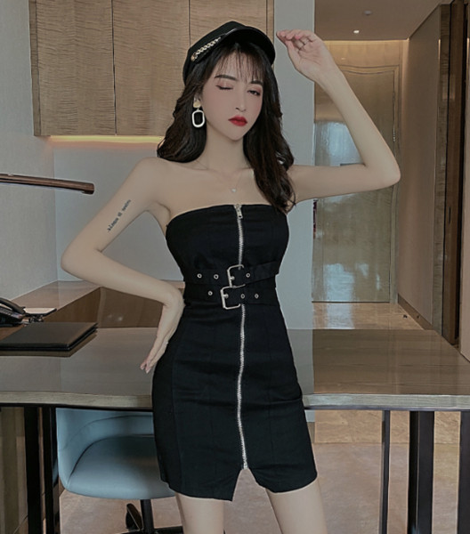 Naujo modelio trumpa suknelė su užtrauktuku ir dirželiu