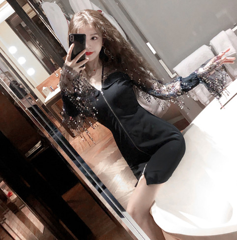 Rochie mulată, cu mâneci din tul și paiete