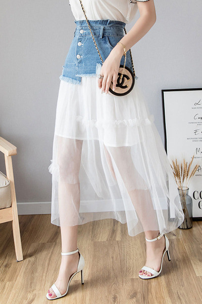 Moteriškas modernus sijonas iš tiulio ir džinsinio audinio aukštu juosmeniu