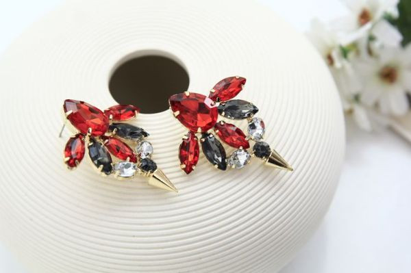 Elegantsed naiste värviliste kivikestega kõrvarõngad