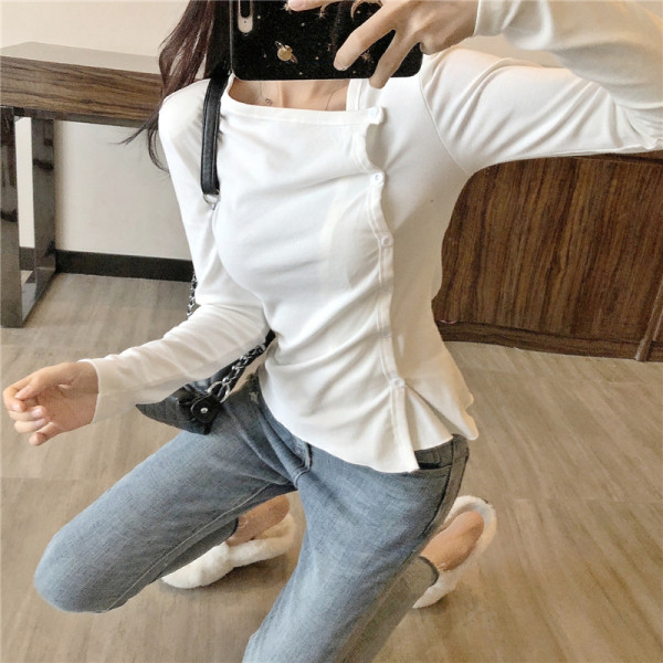 Sieviešu blūze ar garām piedurknēm un pogām