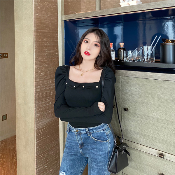 Bluză de damă modernă cu decolteu pătrat