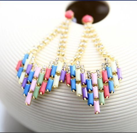 Modern női lógó fülbevaló színes kövekkel