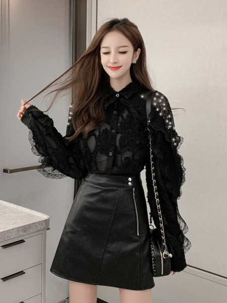 Moteriški modernūs nėriniuoti marškinėliai su klasikine apykakle