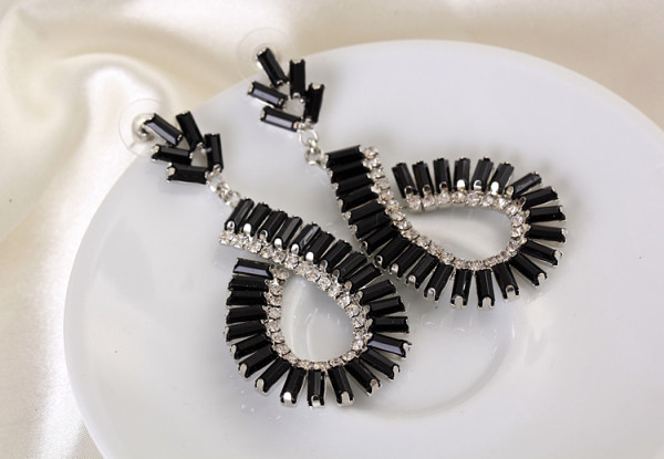 Γυναικεία μοντέρνα κρεμαστά σκουλαρίκια με  πέτρες