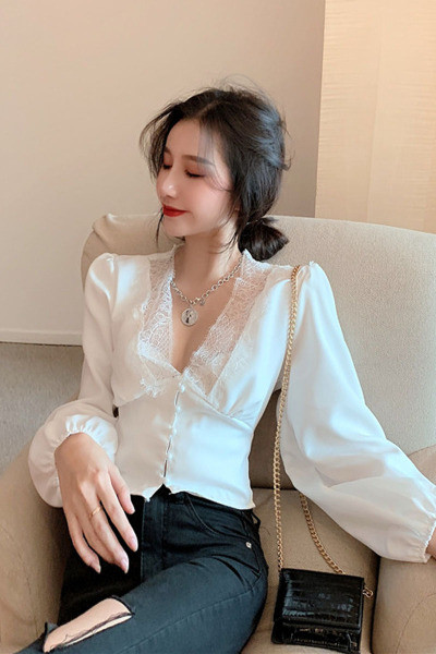 Moderns sieviešu krekls ar mežģīnēm ar platām piedurknēm