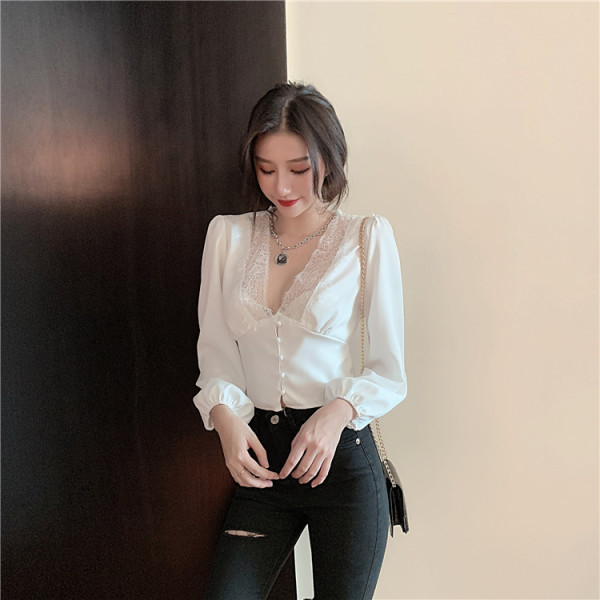 Moderns sieviešu krekls ar mežģīnēm ar platām piedurknēm