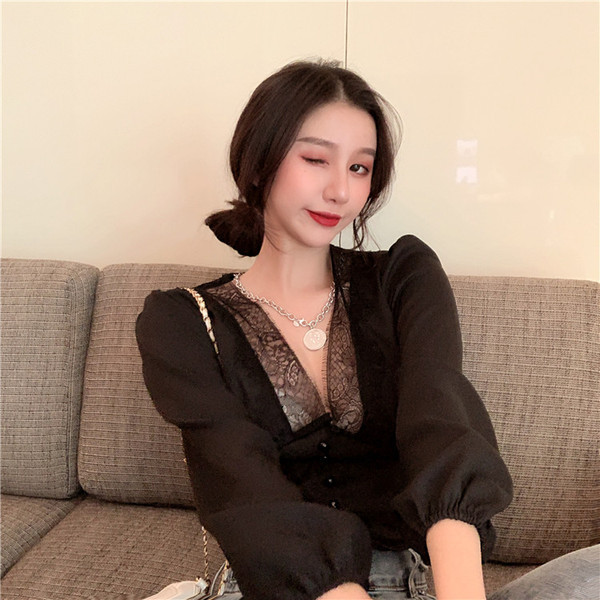 Moderns sieviešu krekls ar mežģīnēm ar platām piedurknēm