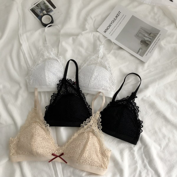 Női csipke melltartó szett háromszög alakú kupával és bikinivel