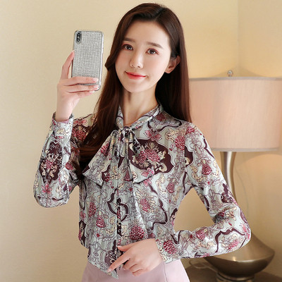 Cămașă de damă actuală cu motive florale și cravate